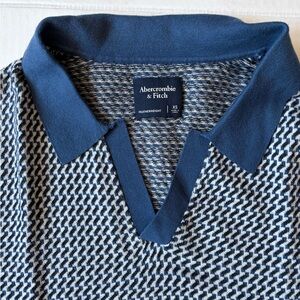 Abercrombie & Fitch Navy and White Knit Top